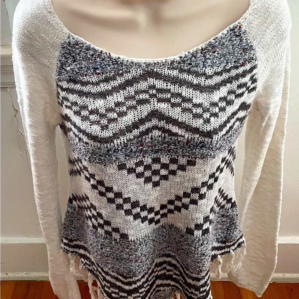 American Rag Cie beige ivory fringe boho Aztec sweater, size XS long sleeves
